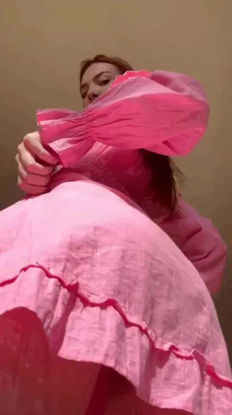 My raw pussy under my skirt