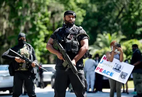 Armed Black Panthers show up to the neighbourhood of the two men who lynched black man Ahmaud Arbery