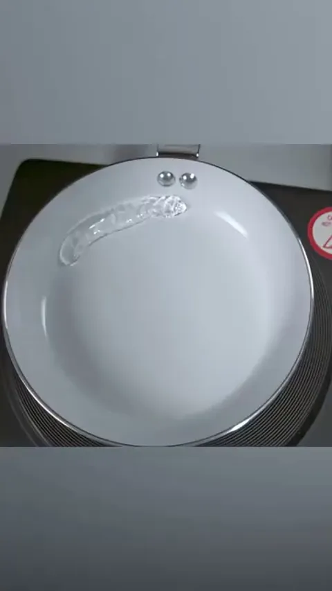 Visualization of Leidenfrost effect on water