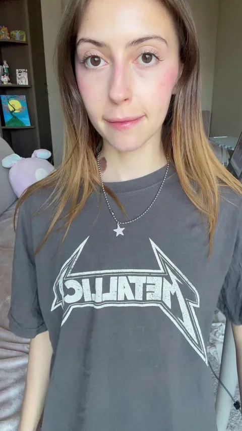 Flat boobs represent beauty to me