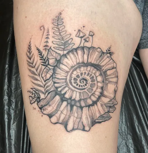 I got to tattoo some super cool projects lately that I wanted to share!