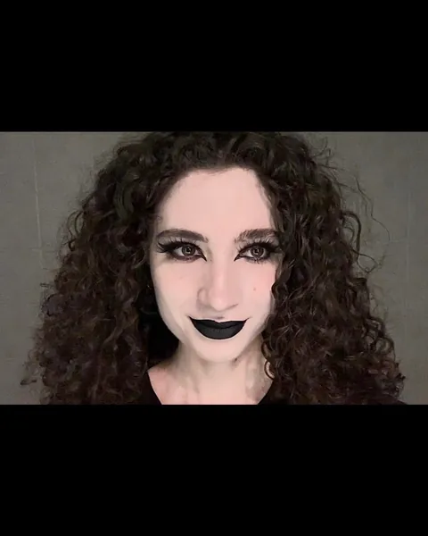 22f from italy - do your worst