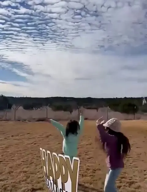 Pilot dad flies over his kids on his birthday in a B-1B lancer