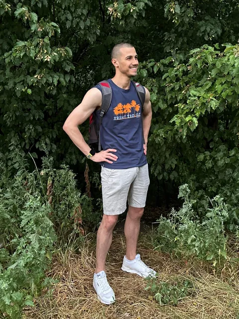 I wish that summer to come back faster, so I can show my penis to random people 😍