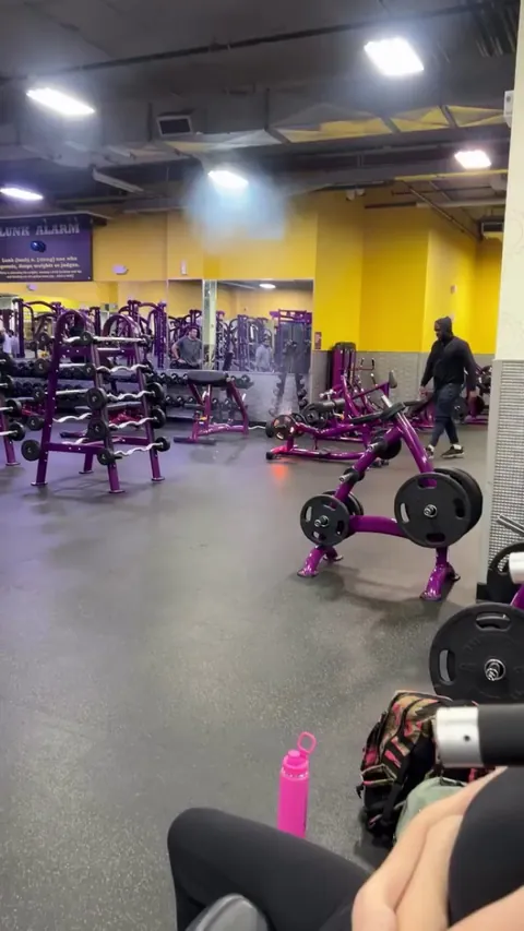 Disposable vape being smashed at the gym catching fire