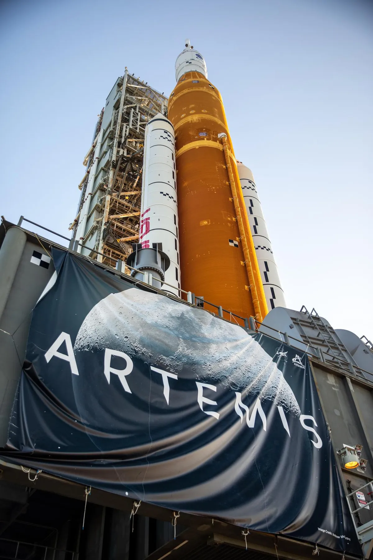 [IMAGE] Around 4 years ago I started taking pictures of space just because I enjoyed it. Today, one of my moon images is on a giant banner below the Artemis rocket that is going to the moon.