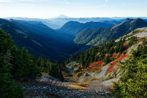 View of Mt Adams from the Tatoosh Range in Mount Rainier National Park. [OC][3840x2560]