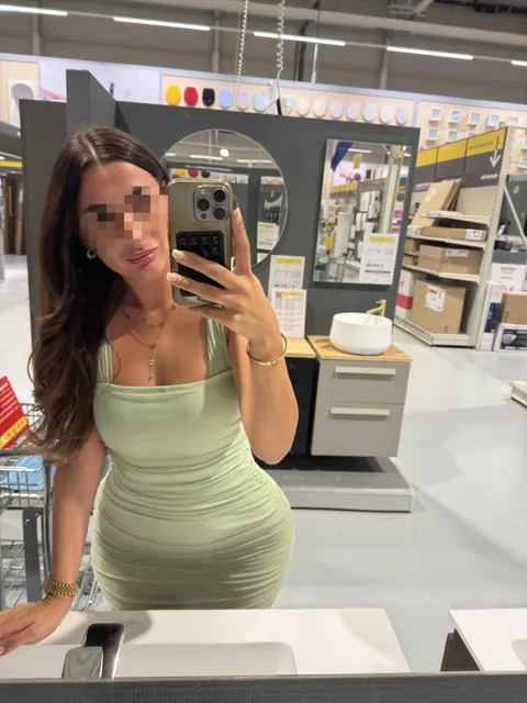 Public flashing makes me so wet