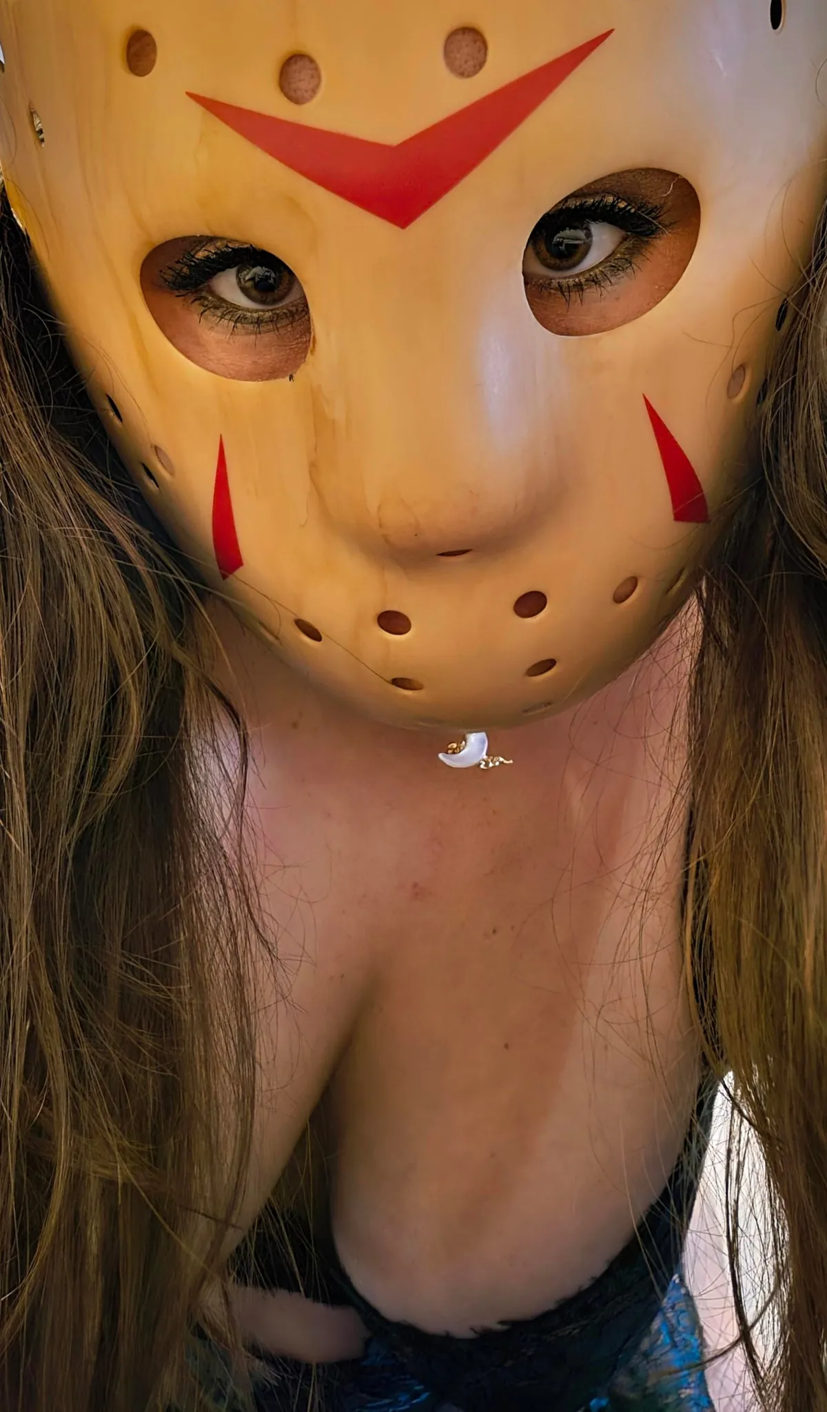 37F momx2 Wishing it's Friday? Careful what you wish for 🏒💀🔪