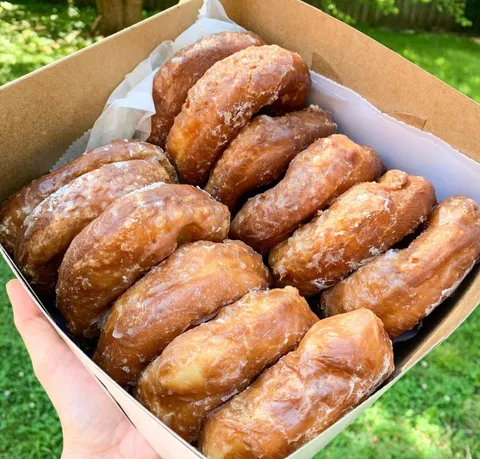 Support your local shops! Basic glazed from Spalding's Doughnuts! 🤤 Was worth the early freezing cold! 🥶