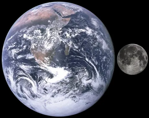 a size comparison of earth and the moon also reveals exactly how much bigger earth looked on the moon to apollo astronauts, compared to the moon we see on earth