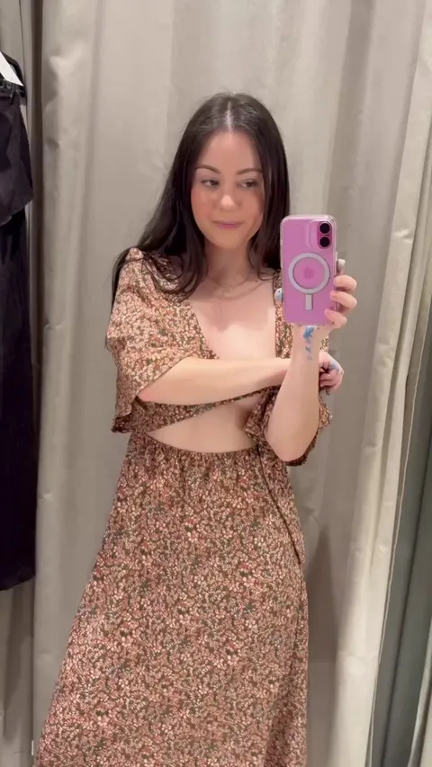 Love the easy access to my boobs in this dress