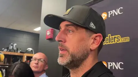 [Highlight] Aaron Rodgers on Broderick Jones: “The only tackle I had the other night was Broderick. I love everything you’re about, but also, I’m 41 — You can’t be tackling me like that.”
