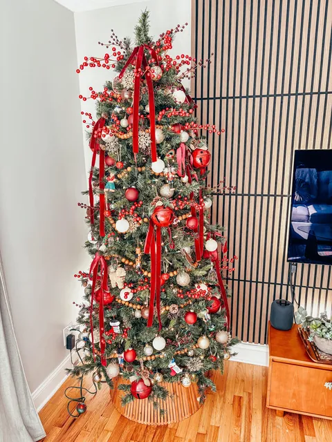 29 M, Husband and I just finished decorating our first home for the holidays!