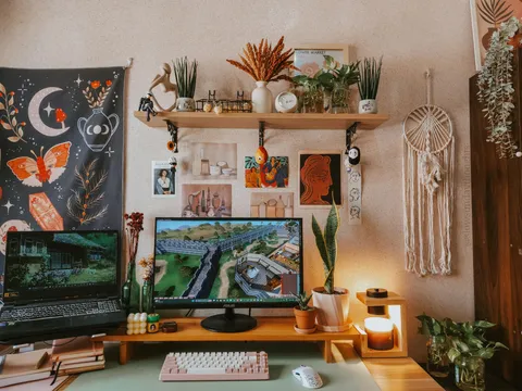 My desk area is my favorite part of my room 🧡
