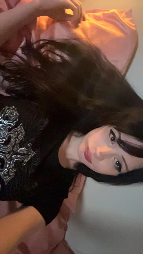 my insta pics vs my reddit pics