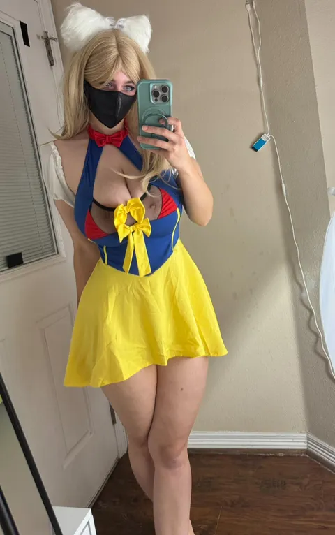 Snow White with L cups ;)