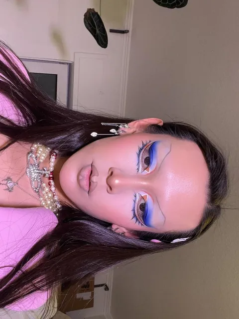 Makeup look based on the moustached kingfisher xx