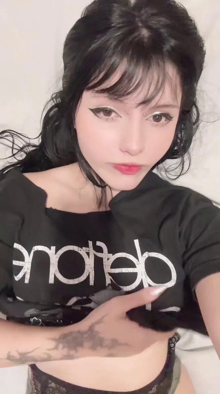 the only reason seniors hang out with freshman girls