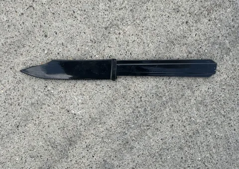 The way this plastic knife broke makes it look like a combat knife
