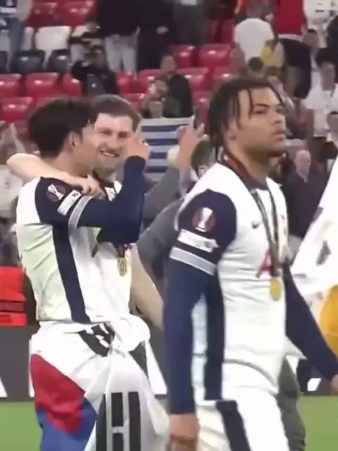 Son Heung-min told every teammate yesterday that he got hit on the head while lifting the trophy.