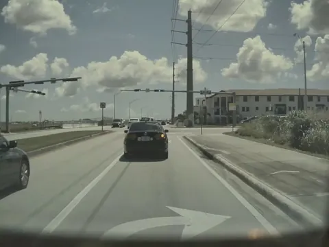 This happened to me a few hours ago. What was this lady doing?