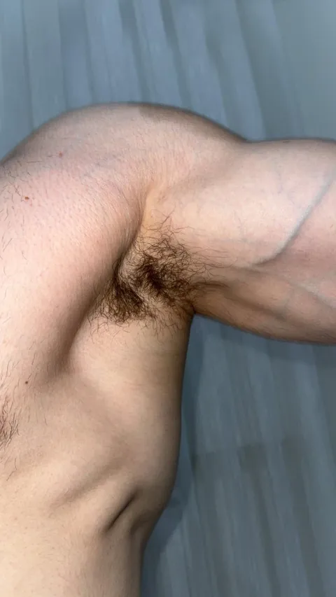 (26), a good workout isn’t complete without taking a few pics bro