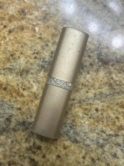 hep me find my late grandma’s lipstick shade?