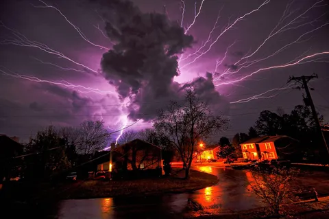 ITAP a photo of INSANE lightning strike above my neighborhood!