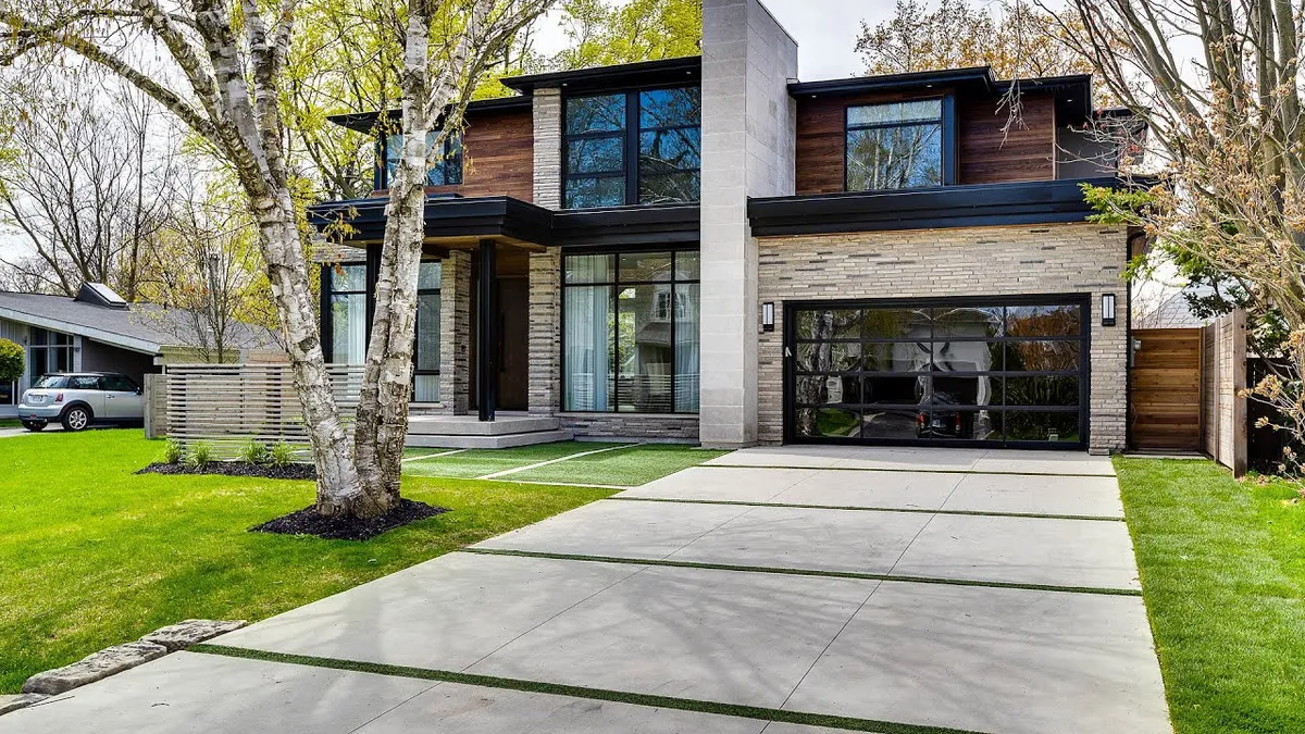 Modern house in Ontario