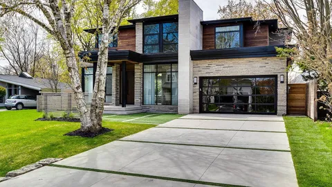 Modern house in Ontario
