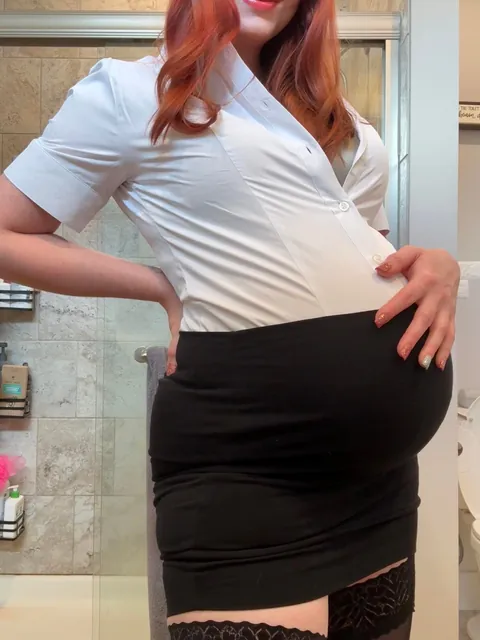 could you focus at work with me as your secretary? 😈