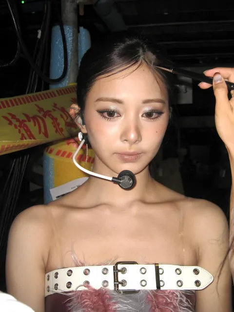 Twice - Tzuyu ft Jeongyeon &amp; Mina