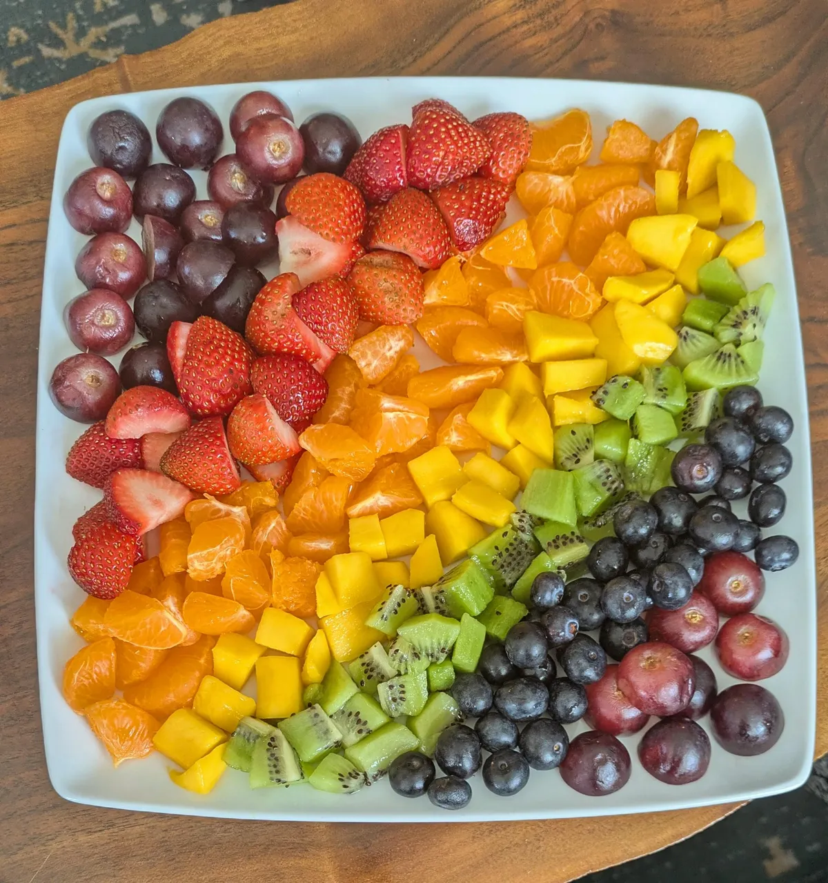 [homemade] Rainbow fruit platter