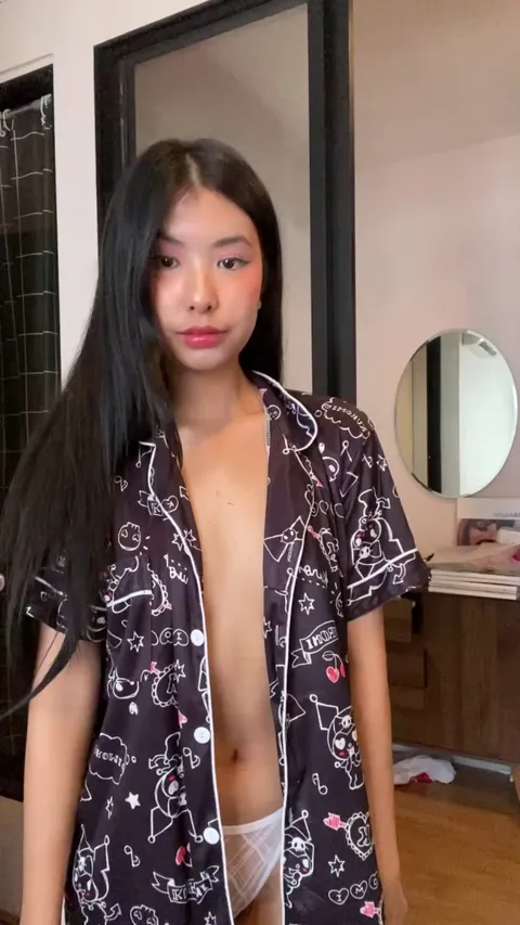 say yes if you'd jerk off to my nudes <3