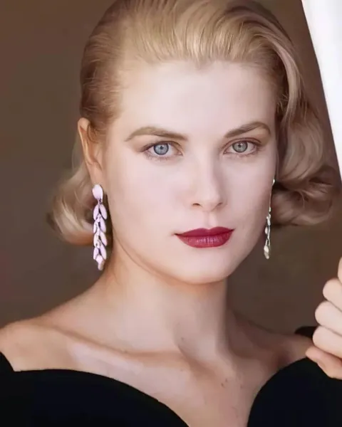 Grace Kelly (Nov 12, 1929-Sept 14, 1982)