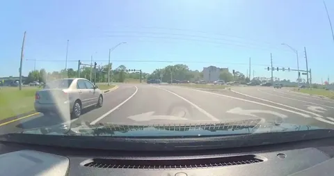 [OC] Driver didn’t stay in his lane during a turn