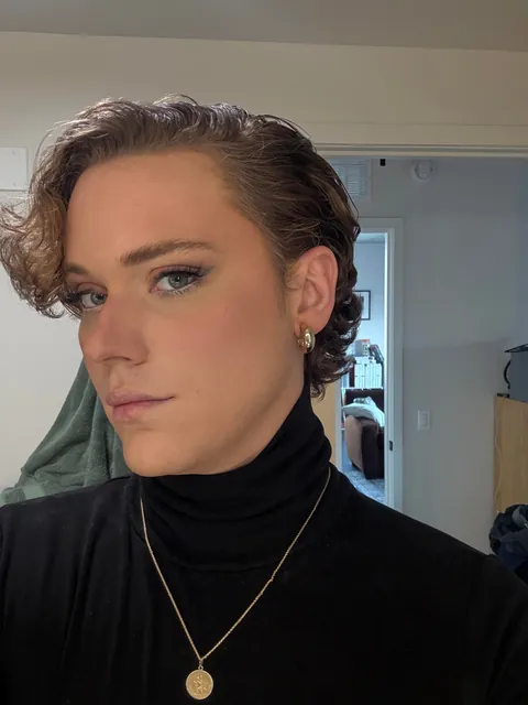 First time playing with false lashes an (very)slight wings with the eyeliner. Constructive comments always welcome.