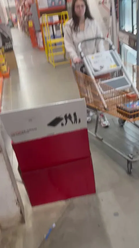 Looking for the wood 🪵 🧐