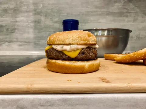 Tried to make the “commercial level” classic cheeseburger. And I think I got it.