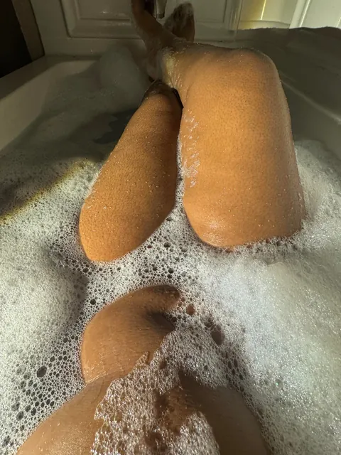 Bubble bath reward for doing absolutely nothing all day 🛁🫧✨