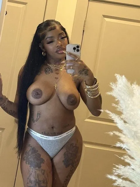 Fine Black Women 👩🏽‍🦱👩🏾‍🦱👩🏿‍🦱🍫🤤