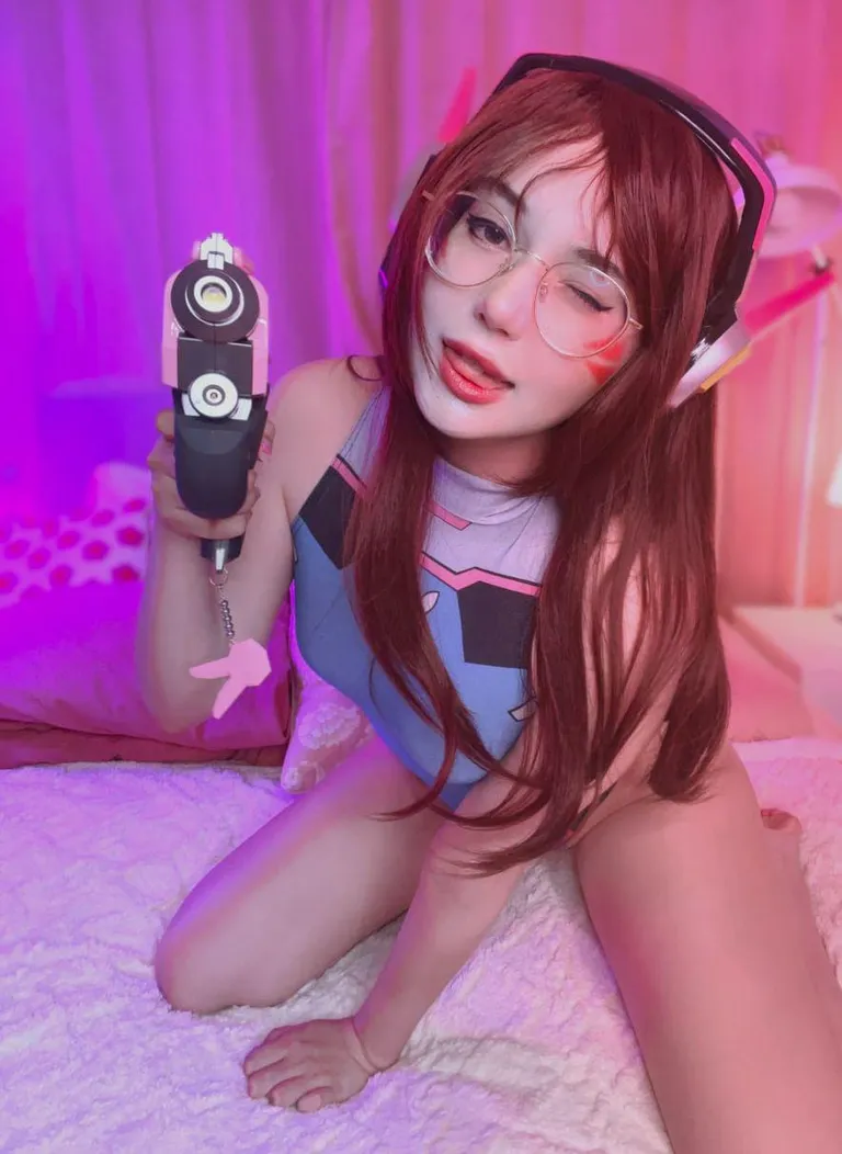 would you fuck me in this cosplay? Dva