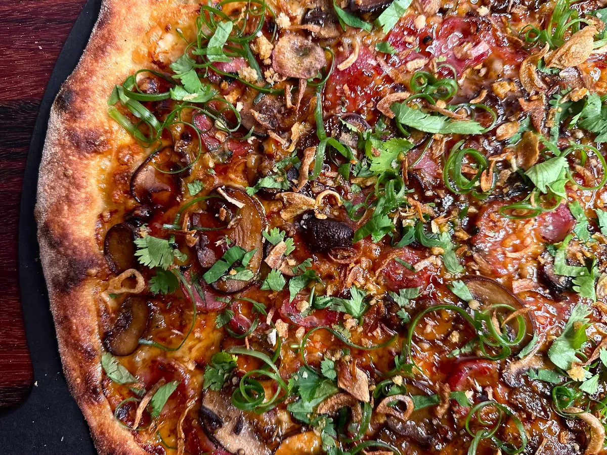 [Homemade] sausage and mushroom pizza