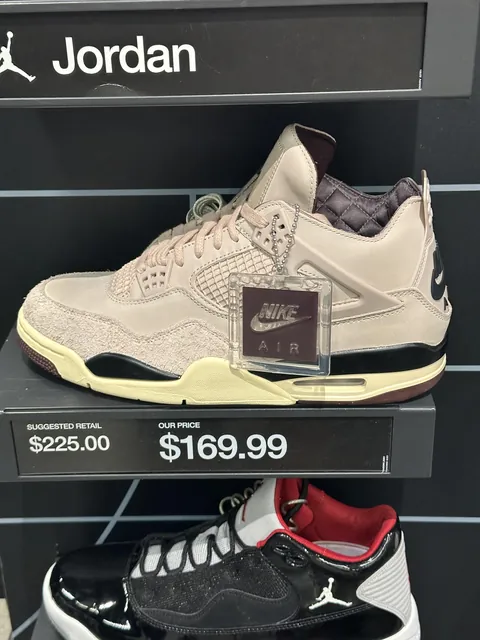 Please identify. My son send me this picture from Nike outlet in Tennessee. Moved it to top of the list.