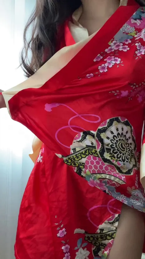 Quick vid before my roommate comes back