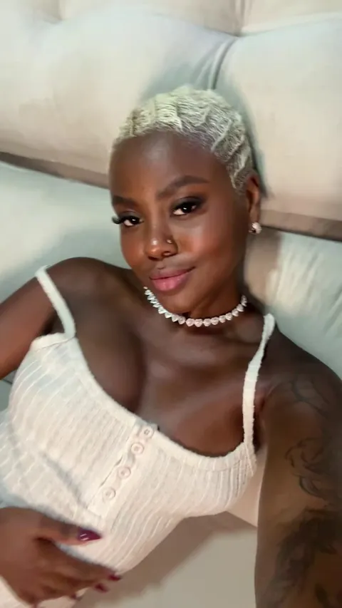 drop my small and delicious chocolates