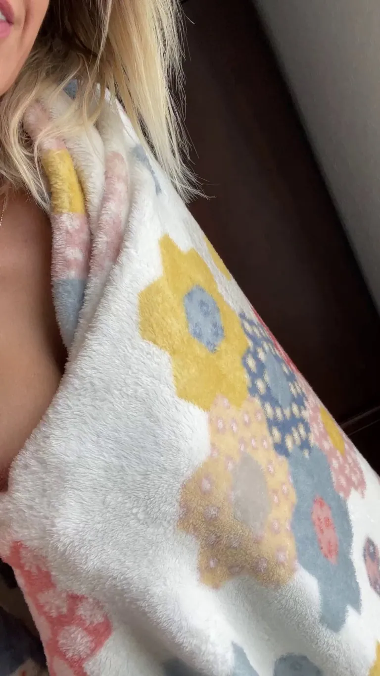 Not your average 80s mom.. do we like.. 