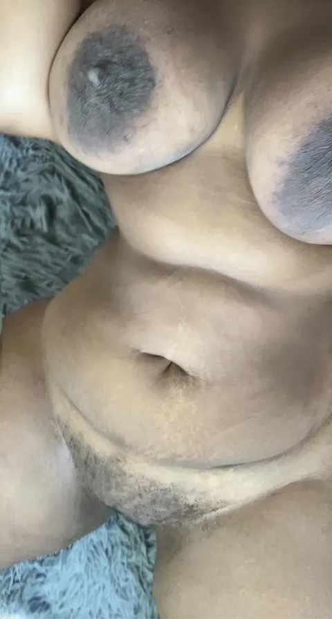 I never post belly pics but I love you all, happy 26th to me 🥹❤️❤️