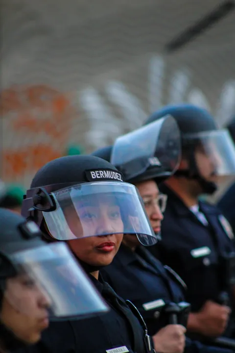 Today, the LAPD shut down a protest outside the ICE Detention Center in Los Angeles [OC]